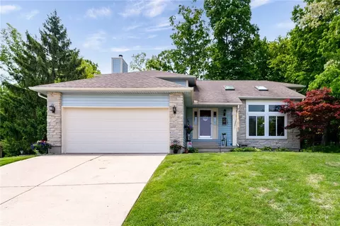 995 Forest View Ct, Vandalia, OH 45377