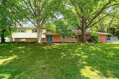 7800 Raintree Rd, Dayton, OH 45459