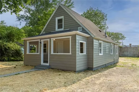 1807 Burrowes Blvd, Fairborn, OH 45324