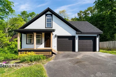 60 Loraine Ave, Harveysburg, OH 45032