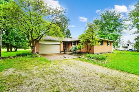 9897 Clearcreek Franklin Rd, Miamisburg, OH 45342