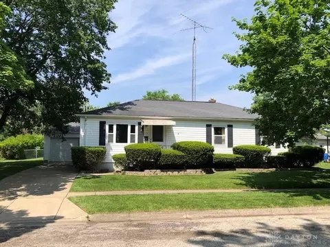 315 N Adams St, New Carlisle, OH 45344