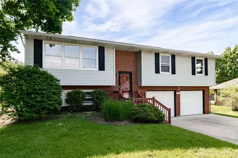 1528 E Lynn Dr, Dayton, OH 45432