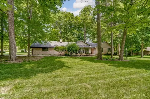 2988 Southfield Dr, Dayton, OH 45434