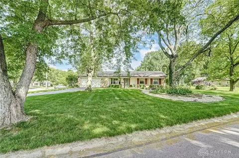175 Waterford Dr, Dayton, OH 45458