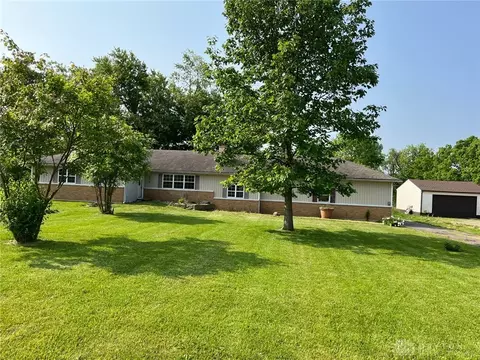 6878 Post Town Rd, Dayton, OH 45426