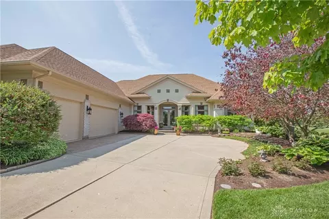 1263 Club View Dr, Centerville, OH 45458