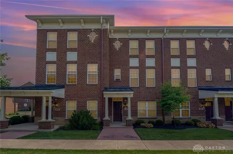 804 Brownstone Row, Springboro, OH 45066