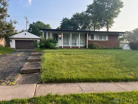 2504 La Plata Dr, Dayton, OH 45420