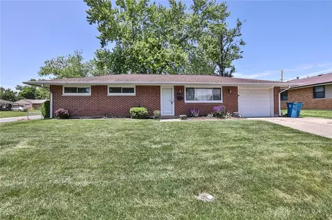 7601 Berchman Dr, Huber Heights, OH 45424