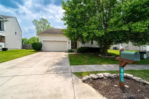 850 Chapelgate Dr, Fairborn, OH 45324