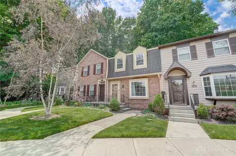 5911 Gloucester Ct, Dayton, OH 45440 photo 3