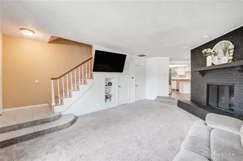 5911 Gloucester Ct, Dayton, OH 45440 photo 6