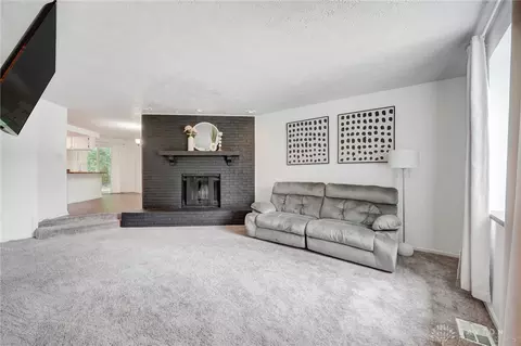 5911 Gloucester Ct, Dayton, OH 45440 photo 5