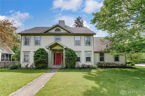 2 Helen Ct, Yellow Springs, OH 45387