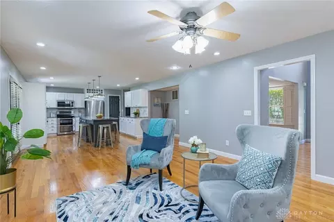 1401 Farrington Dr, Kettering, OH 45420 photo 5