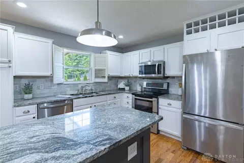 1401 Farrington Dr, Kettering, OH 45420 photo 9
