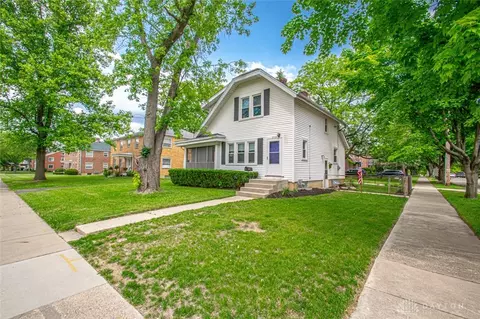 2122 Shroyer Rd, Oakwood, OH 45419