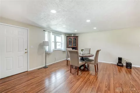 35 Roundtree Ct, Springboro, OH 45066 photo 3