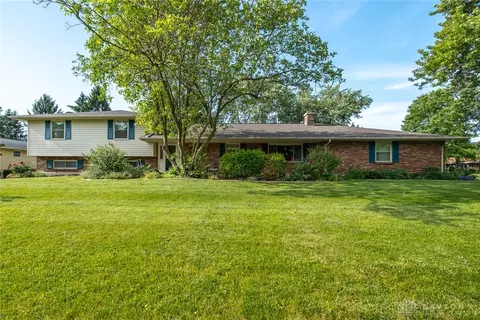 7870 Raintree Rd, Dayton, OH 45459