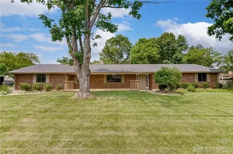 1695 Winterstone Ct, Dayton, OH 45458