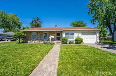 141 Southview Dr, Troy, OH 45373