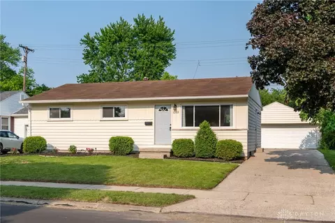 1202 Adams St, Fairborn, OH 45324
