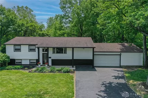 4002 Tredwell Pl, Beavercreek, OH 45430