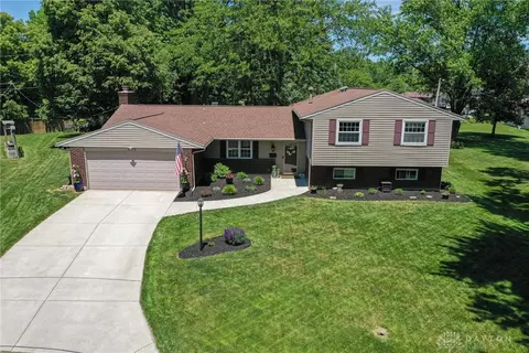 2273 Whispering Willow Cir, Kettering, OH 45440 photo 2