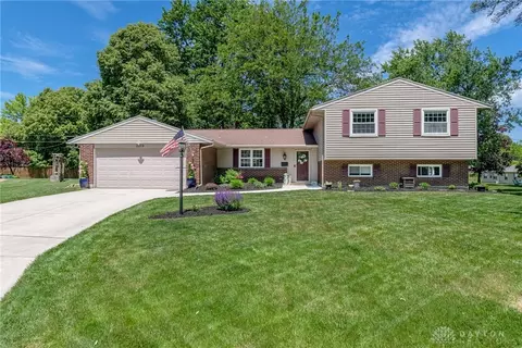 2273 Whispering Willow Cir, Kettering, OH 45440