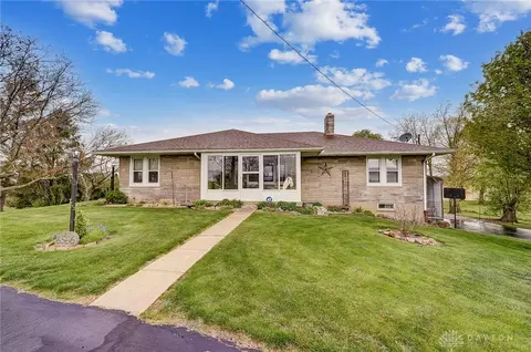 6566 Grape Grove Rd, Jamestown, OH 45335