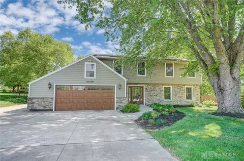 3091 Shakertown Rd, Dayton, OH 45434