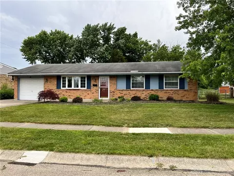 38 Grantwood Dr, Dayton, OH 45449