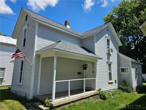 519 Gordon St, Piqua, OH 45356