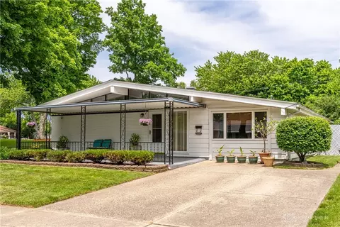 5263 Barrett Dr, Dayton, OH 45431