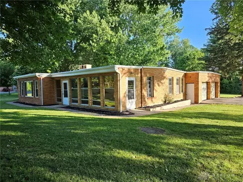 1200 Hook Rd, Xenia, OH 45385