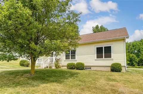 400 Englewood Rd, Springfield, OH 45503 photo 2