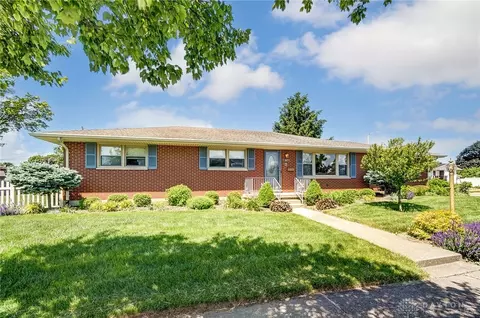364 Robin Hood Ln, Troy, OH 45373