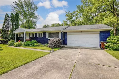 3563 Echo Hill Ln, Beavercreek, OH 45430