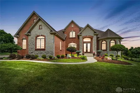 7984 Locust Grove Ct, Springboro, OH 45066