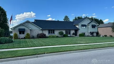 645 Burr Oak Dr, Tipp City, OH 45371