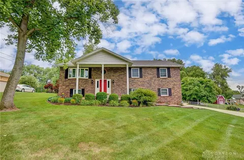 3244 Winterset Dr, Dayton, OH 45440