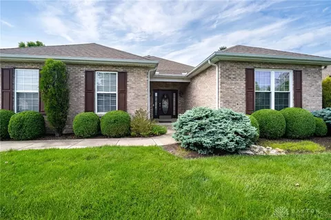 9839 Arn Dr, Washington Township, OH 45458
