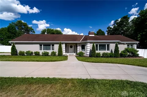 2724 Colonial Ave, Kettering, OH 45419