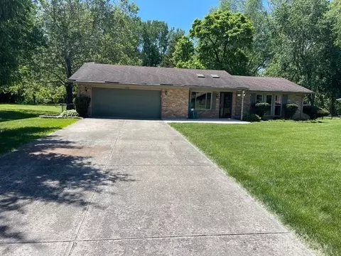199 Sunnybrook Trl, Enon, OH 45323