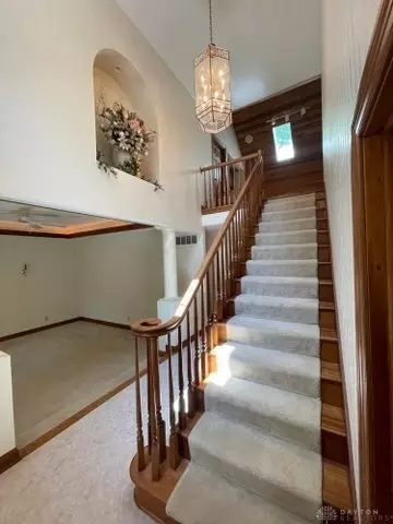5450 Brookshire Ln, Springfield, OH 45502 photo 13