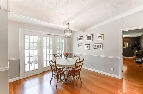 1386 Ambridge Rd, Dayton, OH 45459 photo 7