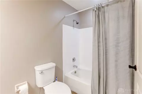1386 Ambridge Rd, Dayton, OH 45459 photo 21