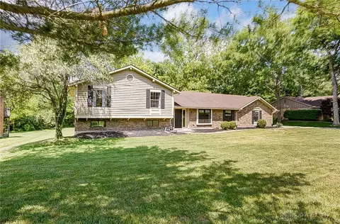 1386 Ambridge Rd, Dayton, OH 45459