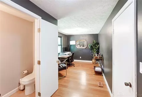 1386 Ambridge Rd, Dayton, OH 45459 photo 15